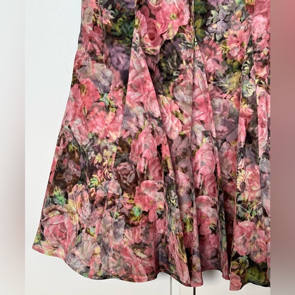 💎🌷ESCADA🌷SKIRT 🌷💎 🌷HOST PICK 🌷💎 - Picture 6 of 16